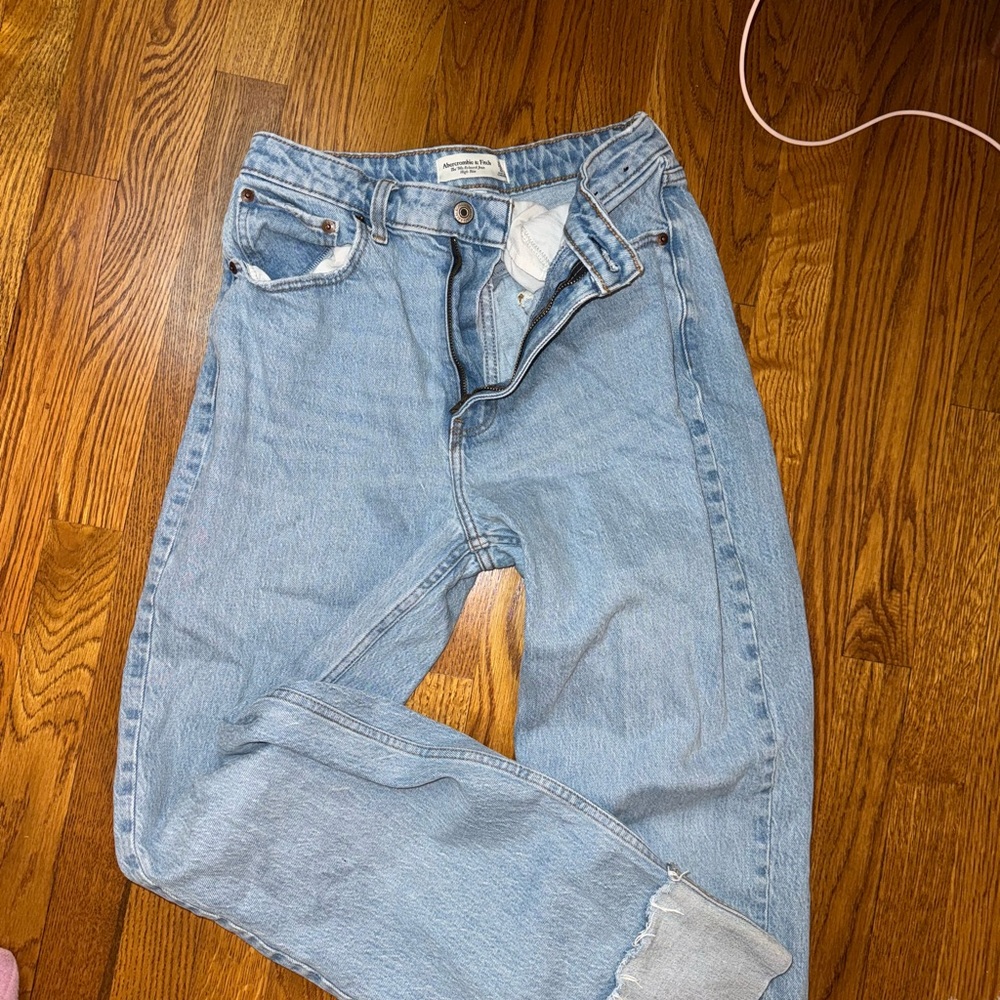 Levi's Light Wash Denim Jeans